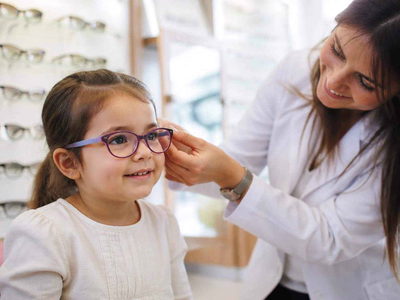 Anpassung einer Kinderbrille nach der Refraktionsmessung
